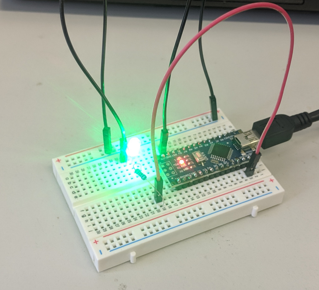 Arduino mit grüner LED